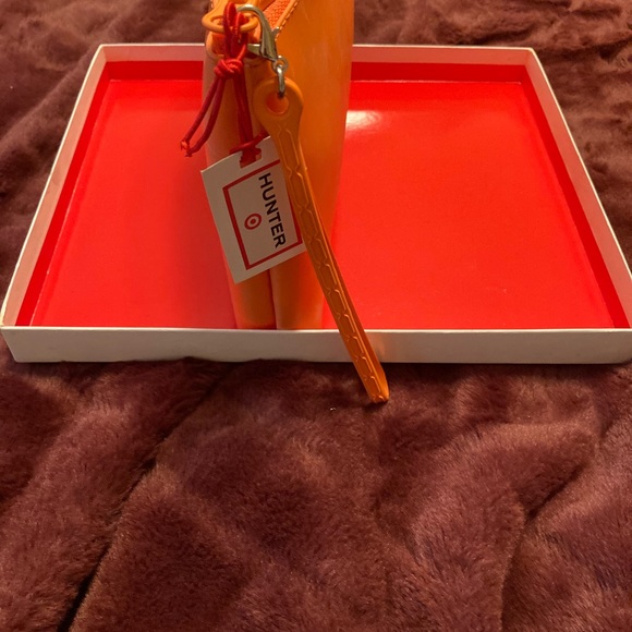 Hunter For Target Large Orange wristlet Size: 10" × 6.5" - Picture 4 of 9